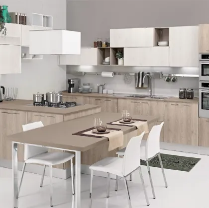 Cucina Moderna con penisola Kyra 04 finitura Rovere Cipria e Bianco spazzolato di Creo