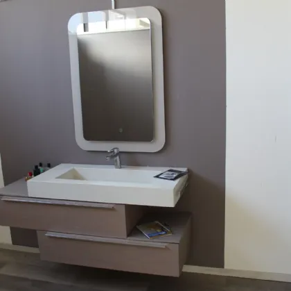 Mobile bagno in legno con lavabo in resina